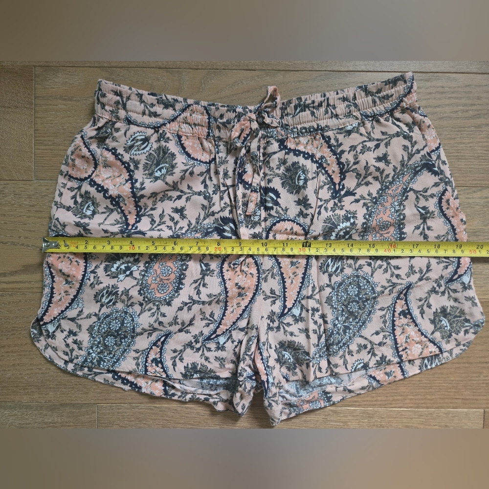 Vero Moda Paisley Shorts - Picture 4 of 7